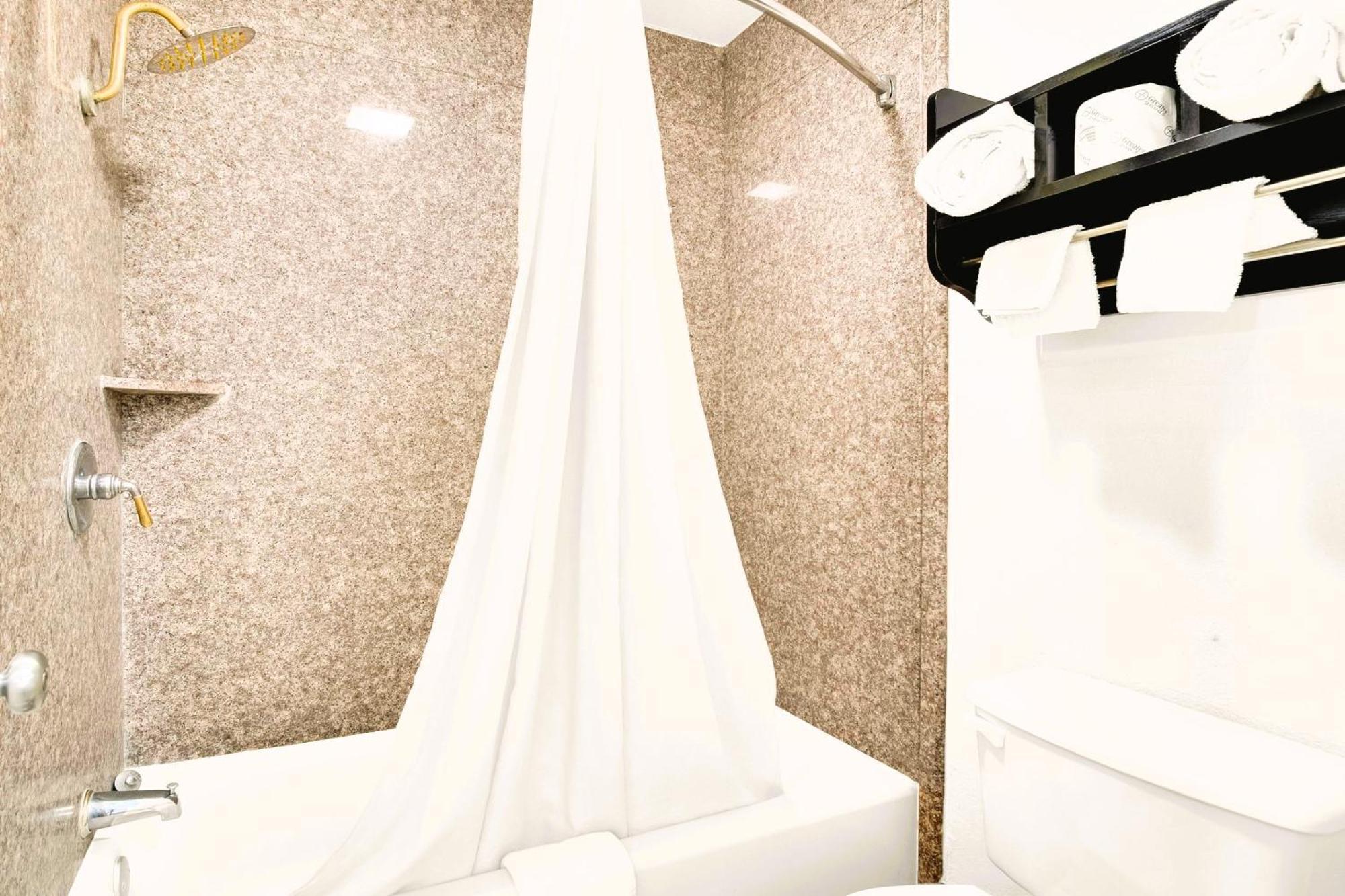 Three Rivers Executive Inn & Suites By Oyo Eksteriør bilde