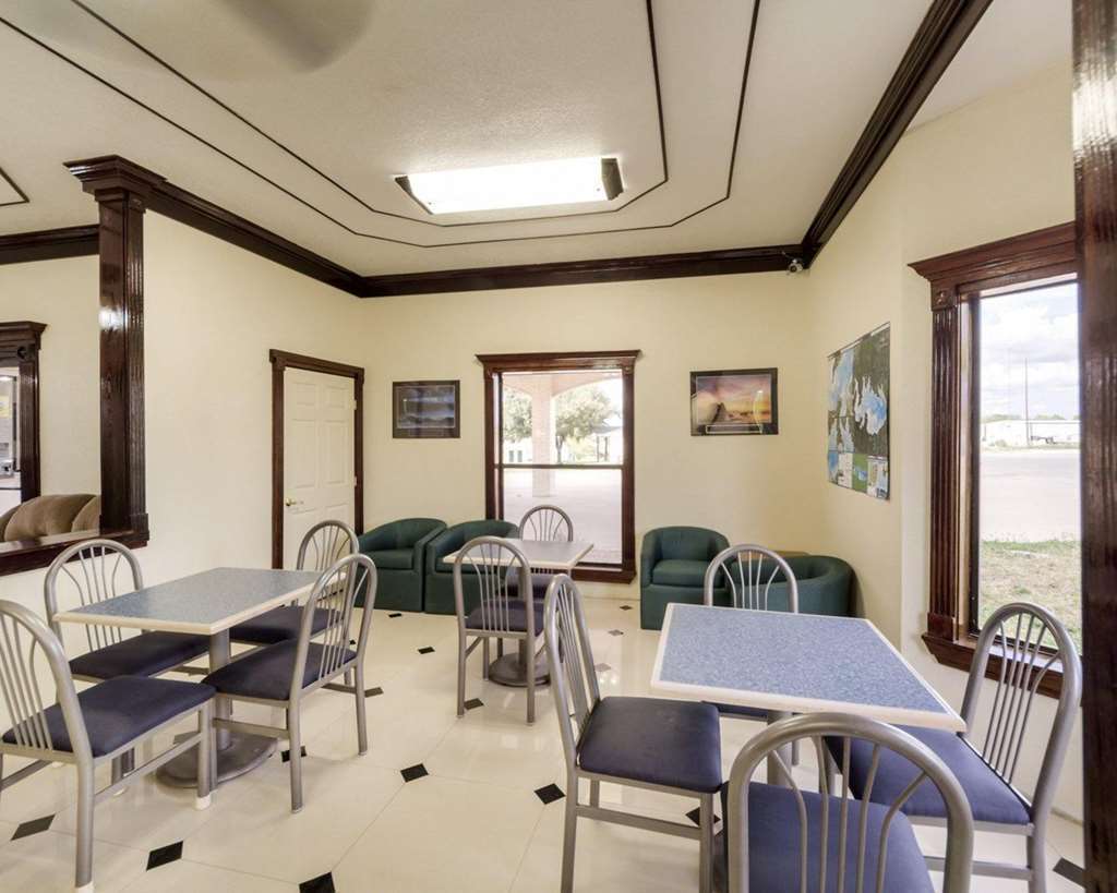 Three Rivers Executive Inn & Suites By Oyo Restaurant bilde